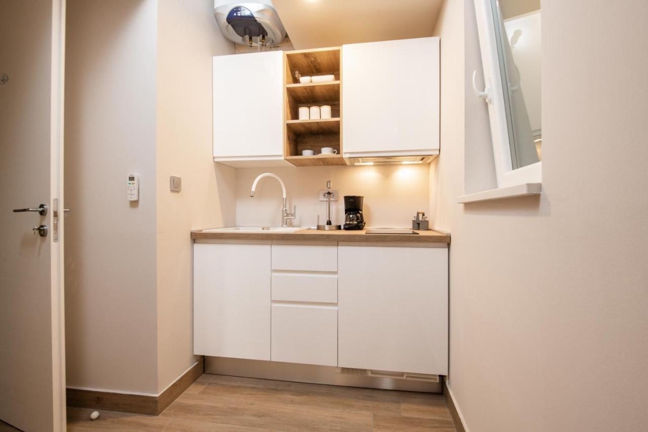 Deluxe Apartments & Rooms Revis リエカ エクステリア 写真